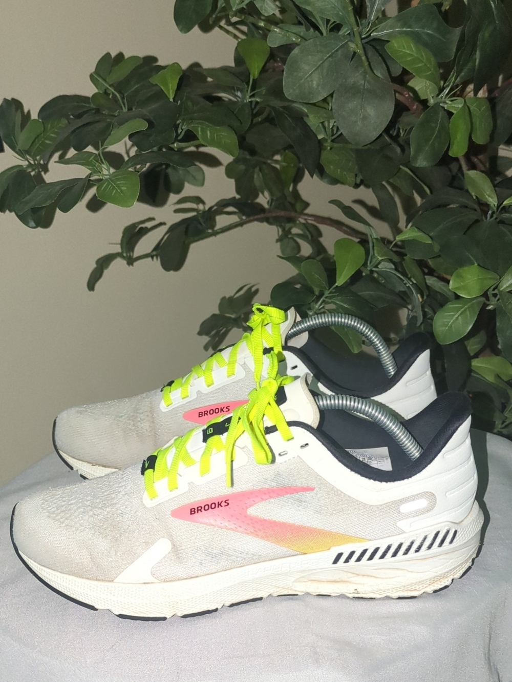 Women's Brooks Launch GTS 9 Active Sneakers